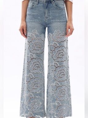 Bayeas light blue / rhinestone embe Wash Floral Lace Panel Wide-Leg Jeans